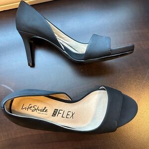Black Lifestride Pump FLex
